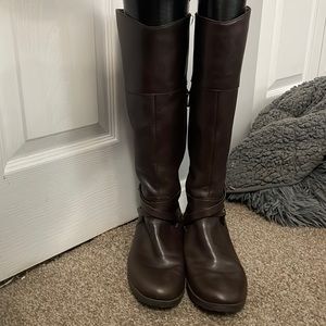 Ralph Lauren brown boots size 9. Gently worn